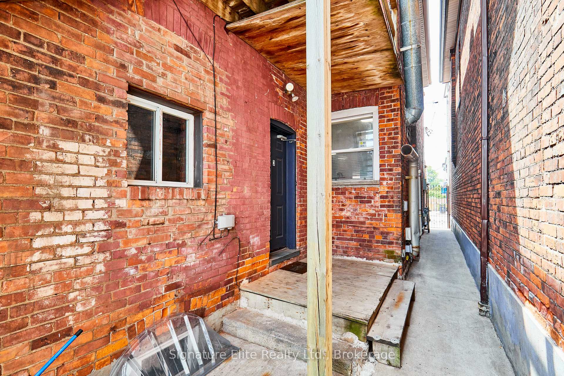Photo 30 of 363 Barton Street E, Hamilton, Landsdale — HOMEH