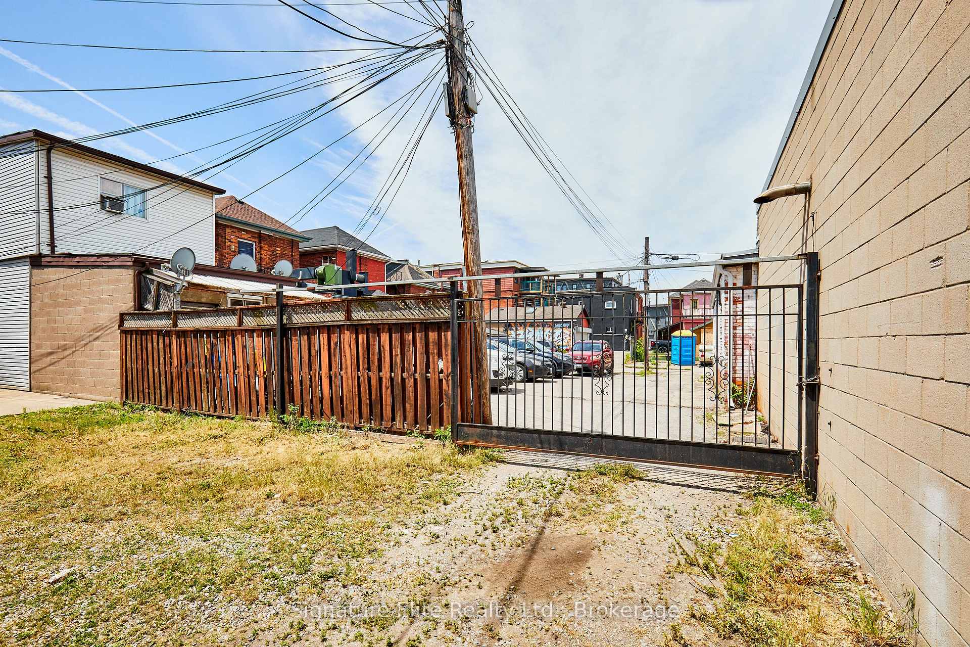 Photo 34 of 363 Barton Street E, Hamilton, Landsdale — HOMEH