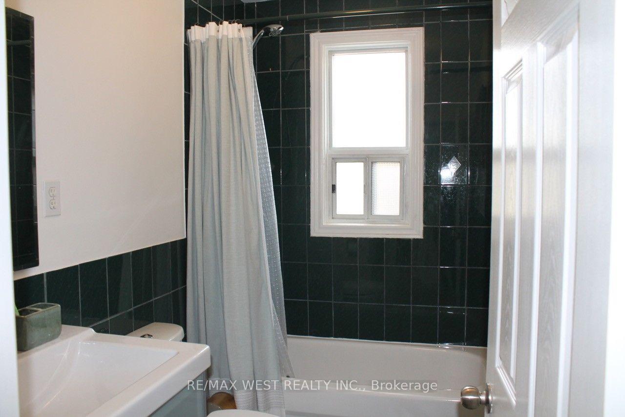 Photo 18 of Unit Main, 14 Treeview Drive, Etobicoke, Alderwood — HOMEH