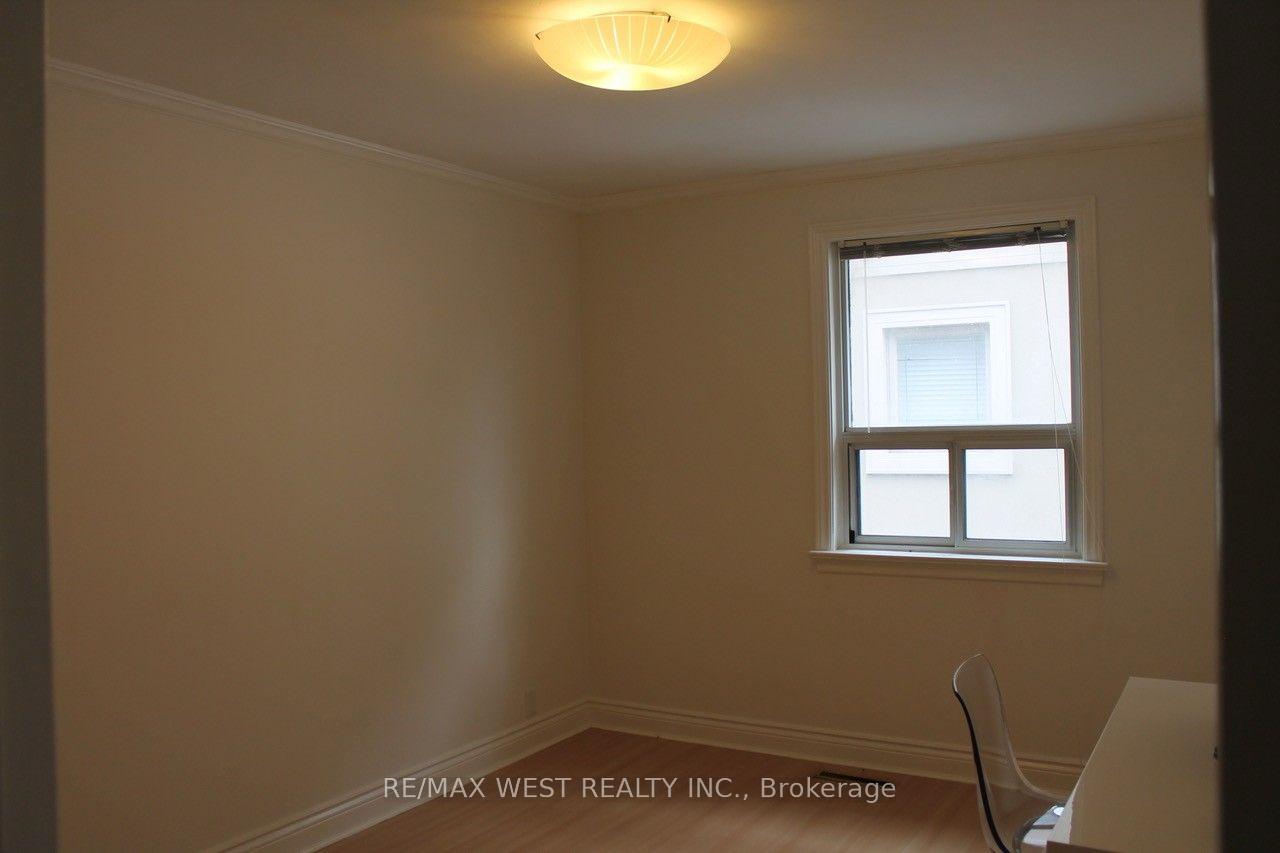 Photo 23 of Unit Main, 14 Treeview Drive, Etobicoke, Alderwood — HOMEH