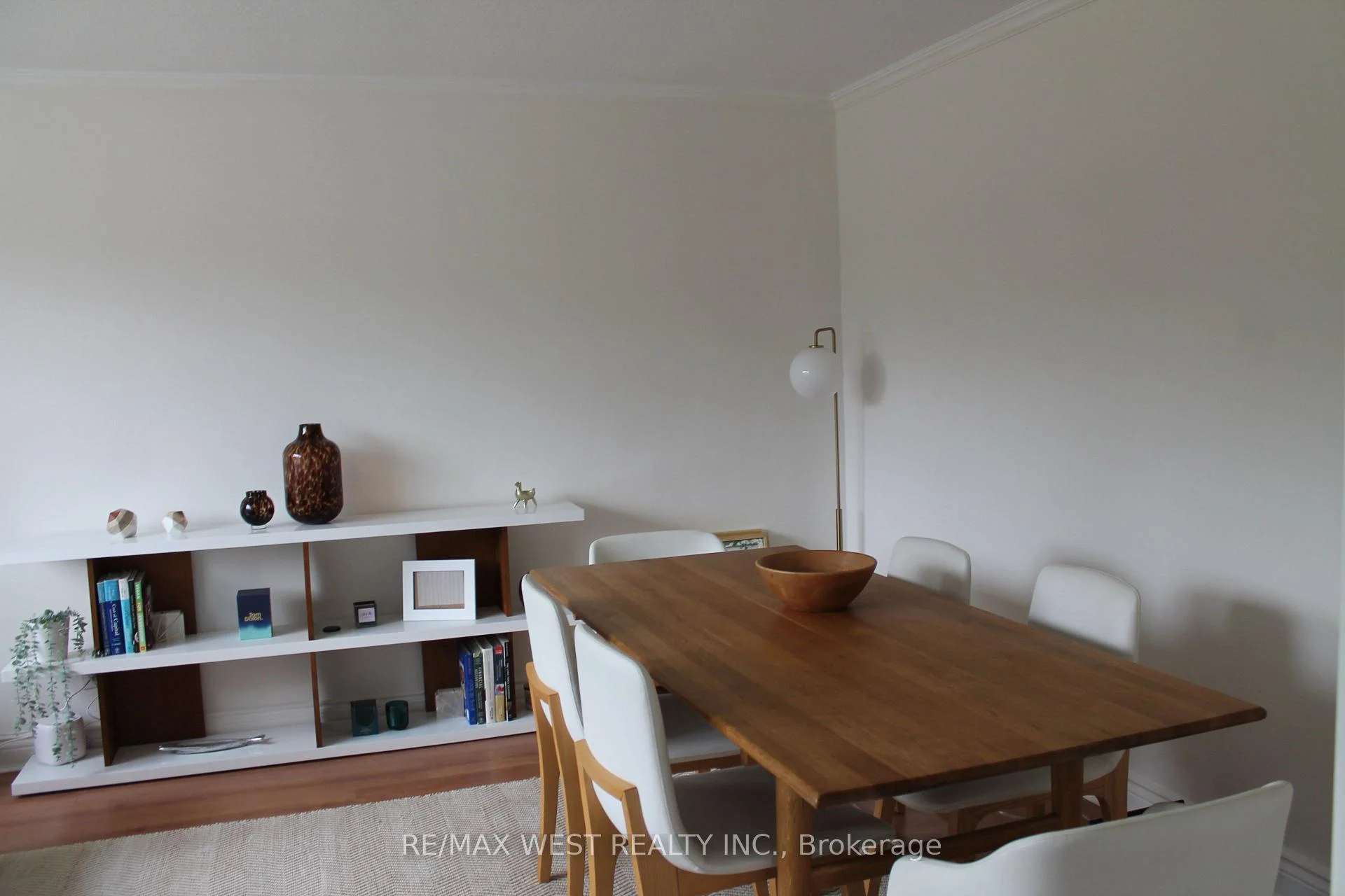 Photo 13 of Unit Main, 14 Treeview Drive, Etobicoke, Alderwood — HOMEH