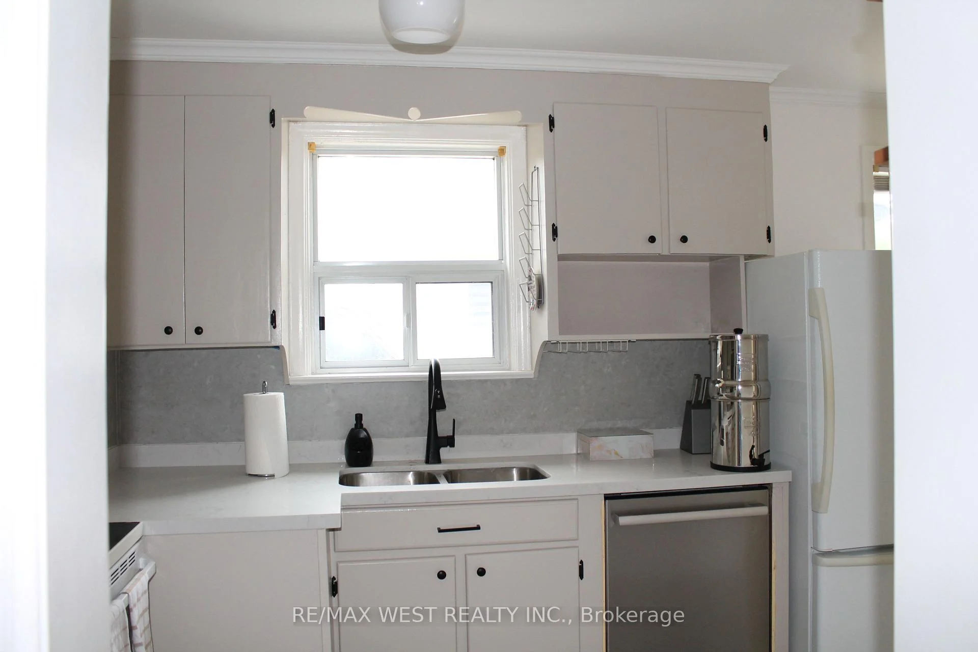 Photo 19 of Unit Main, 14 Treeview Drive, Etobicoke, Alderwood — HOMEH