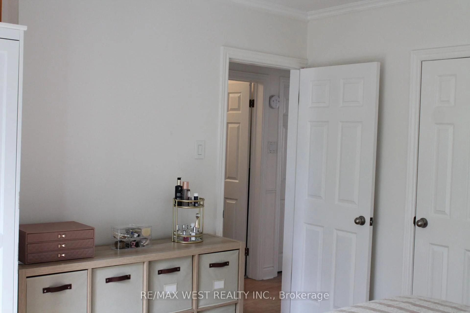 Photo 25 of Unit Main, 14 Treeview Drive, Etobicoke, Alderwood — HOMEH