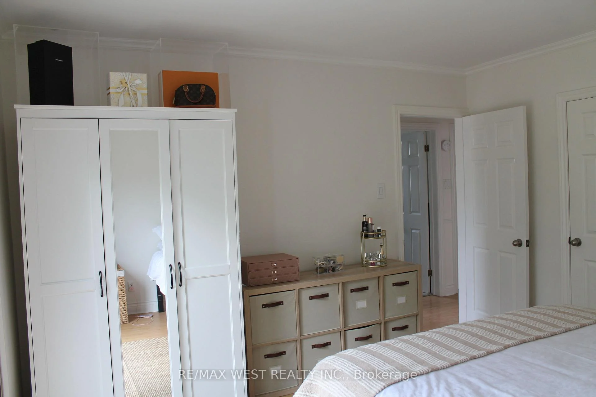 Photo 32 of Unit Main, 14 Treeview Drive, Etobicoke, Alderwood — HOMEH