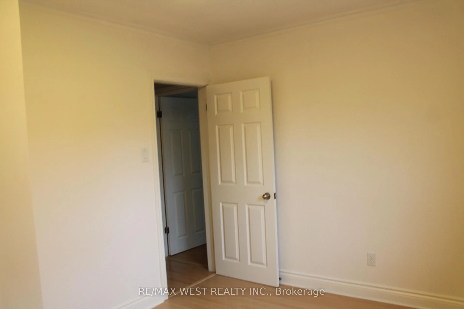 Photo 35 of Unit Main, 14 Treeview Drive, Etobicoke, Alderwood — HOMEH