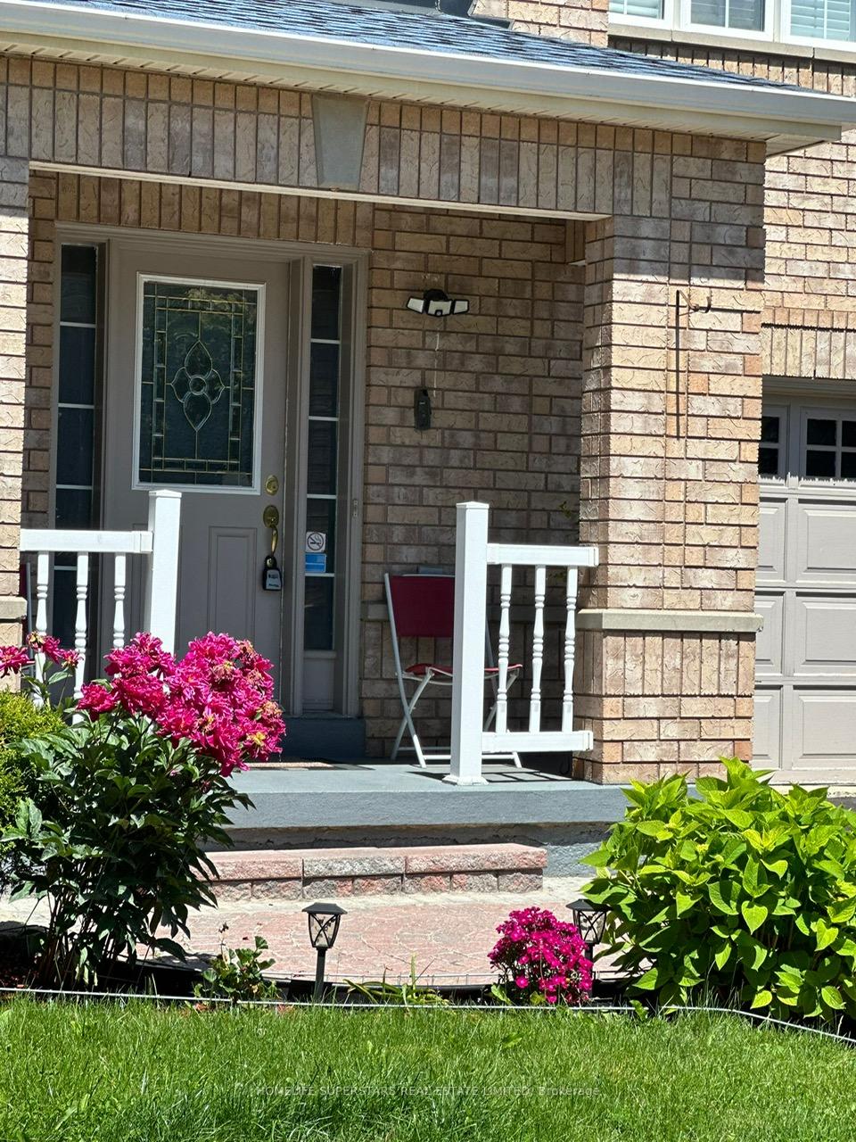 Photo 2 of 122 Hollingsworth Circle, Brampton, Fletcher's Meadow — HOMEH