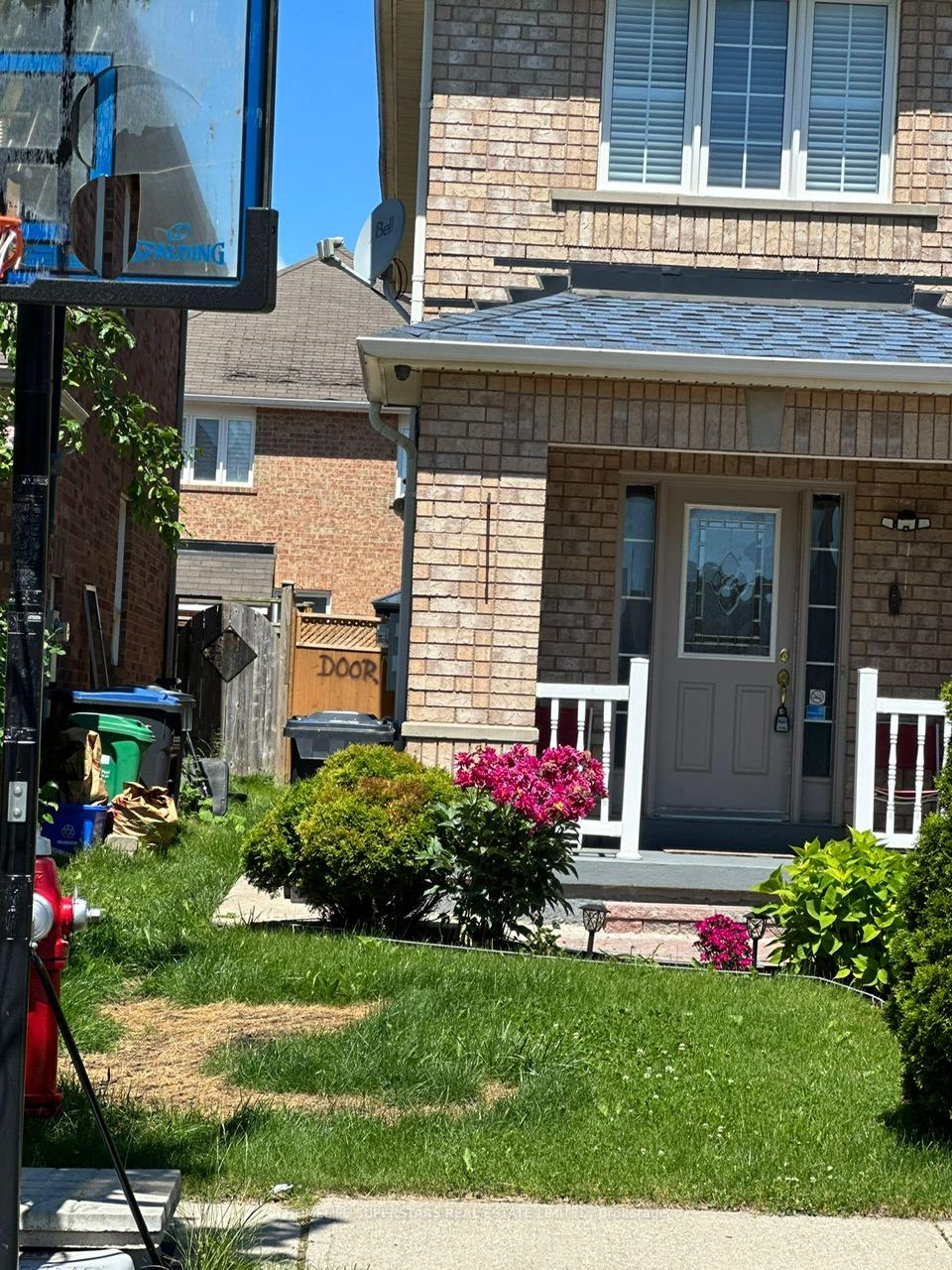 Photo 3 of 122 Hollingsworth Circle, Brampton, Fletcher's Meadow — HOMEH