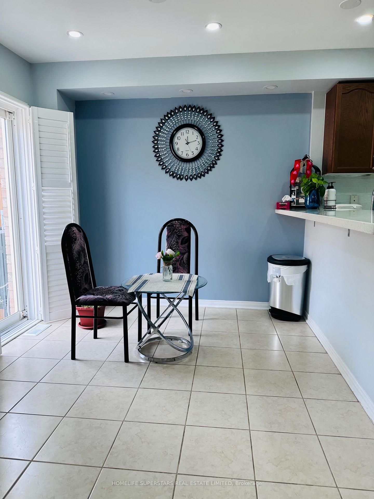 Photo 10 of 122 Hollingsworth Circle, Brampton, Fletcher's Meadow — HOMEH