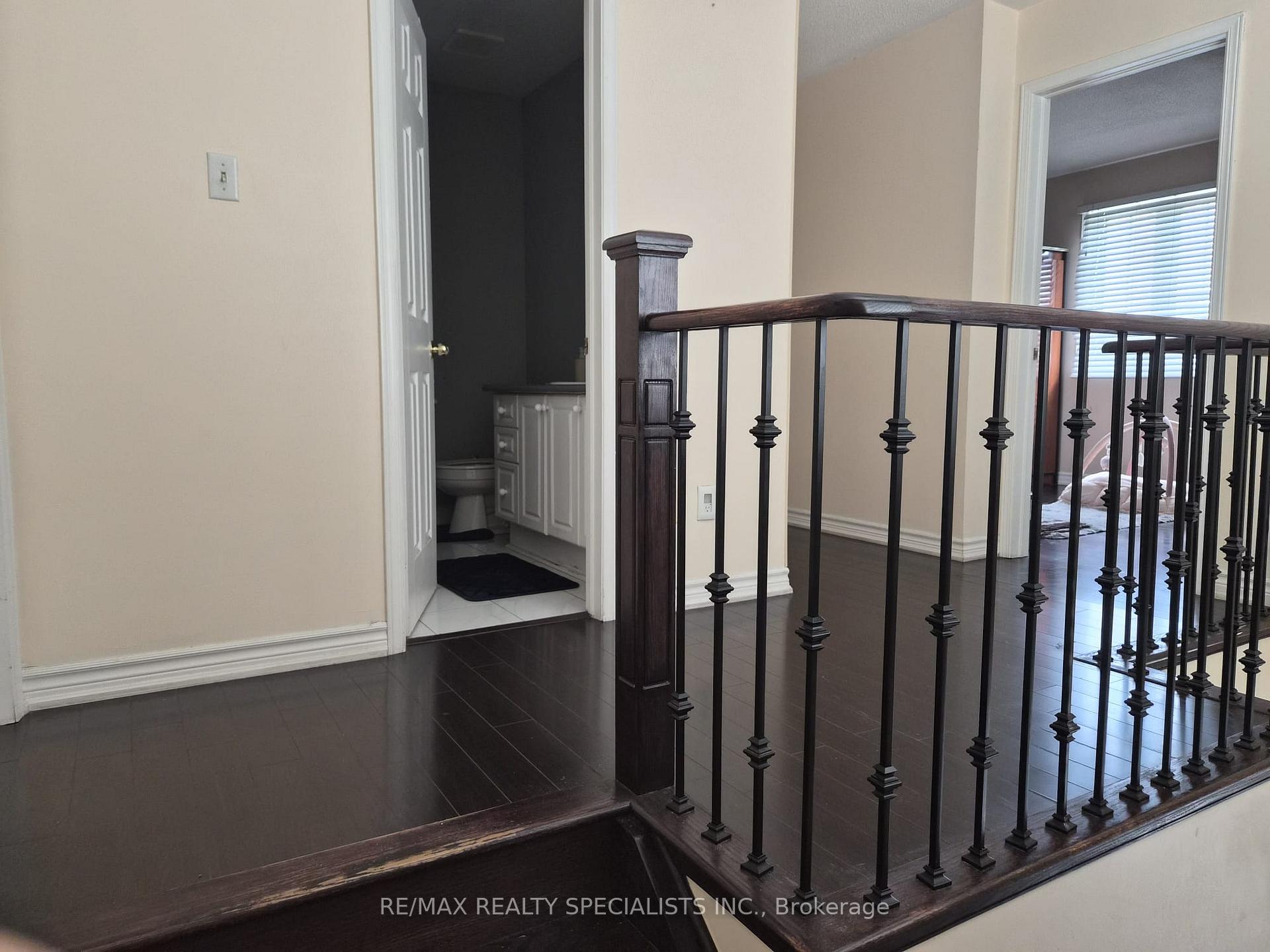 Photo 10 of 22 Streamside Lane, Brampton, Sandringham-Wellington — HOMEH