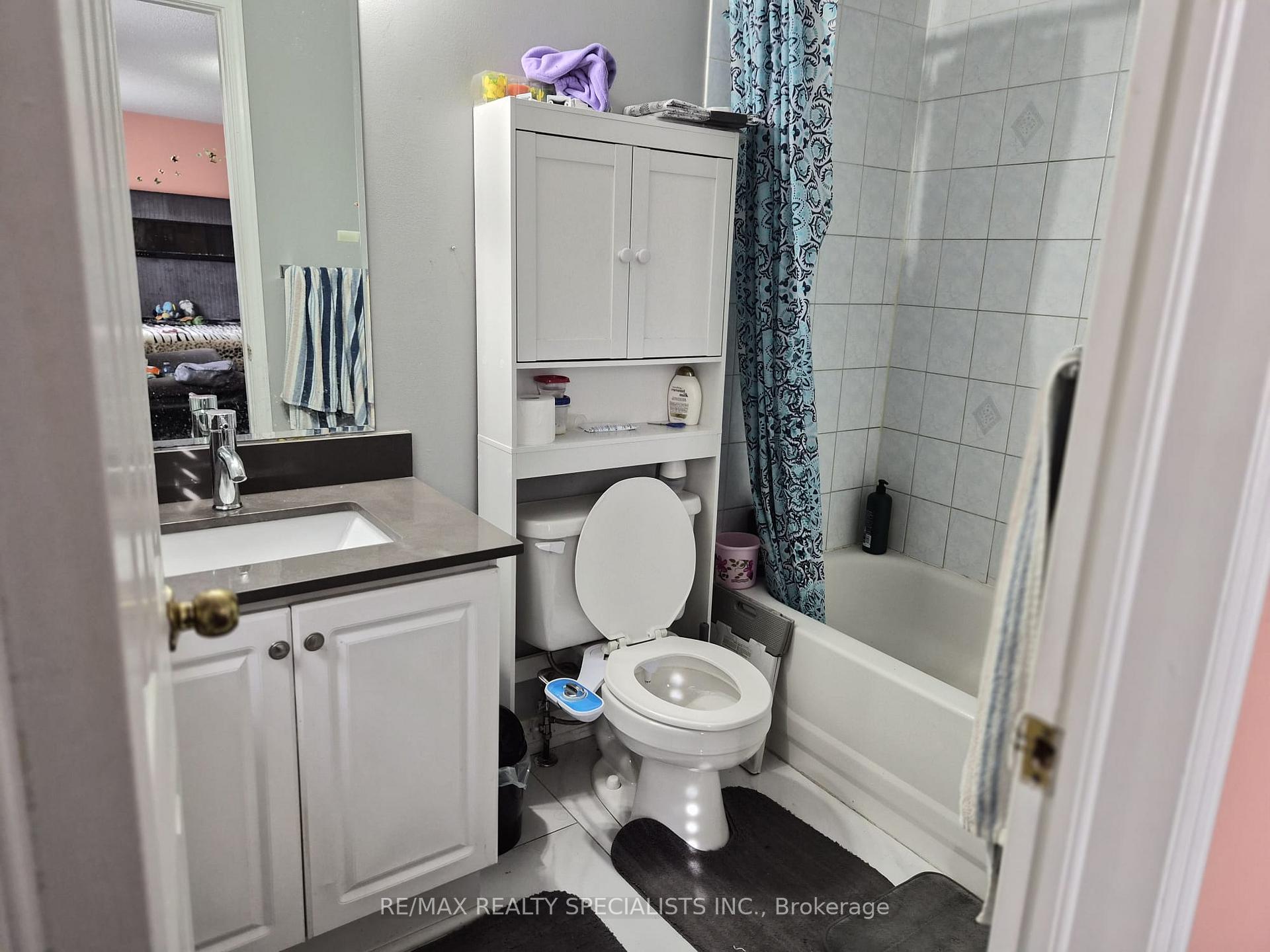 Photo 14 of 22 Streamside Lane, Brampton, Sandringham-Wellington — HOMEH