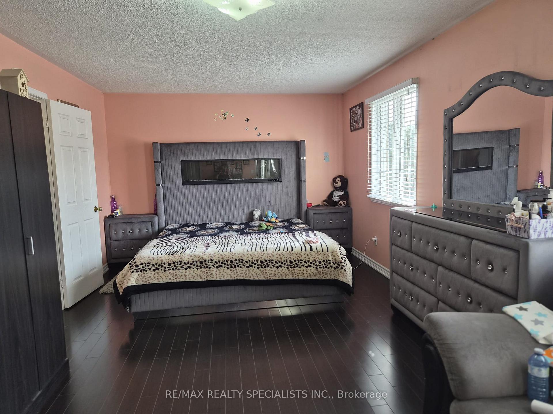 Photo 15 of 22 Streamside Lane, Brampton, Sandringham-Wellington — HOMEH