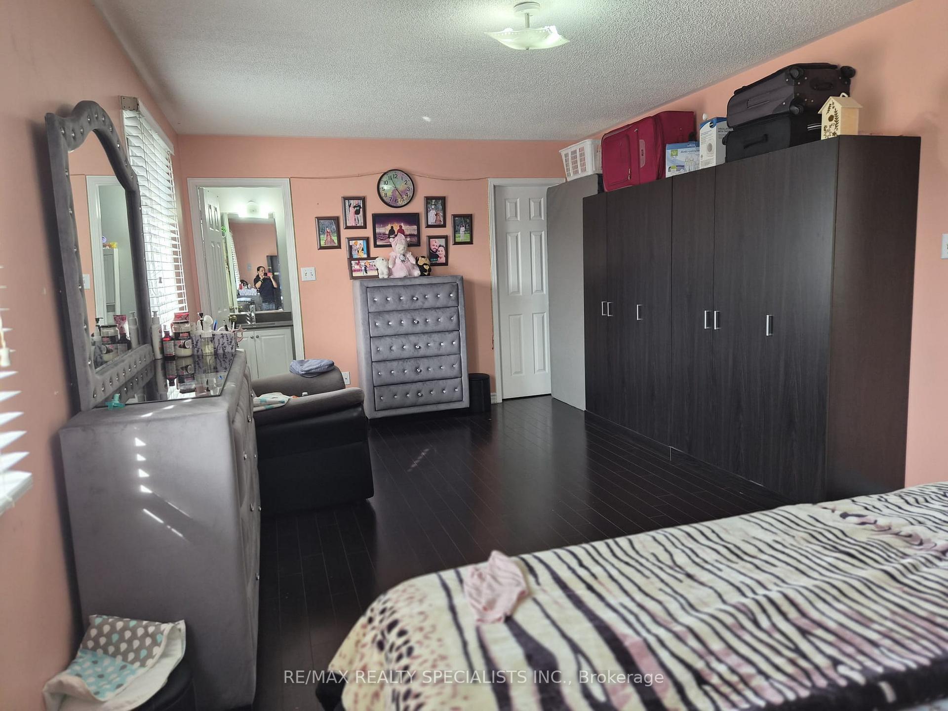 Photo 16 of 22 Streamside Lane, Brampton, Sandringham-Wellington — HOMEH
