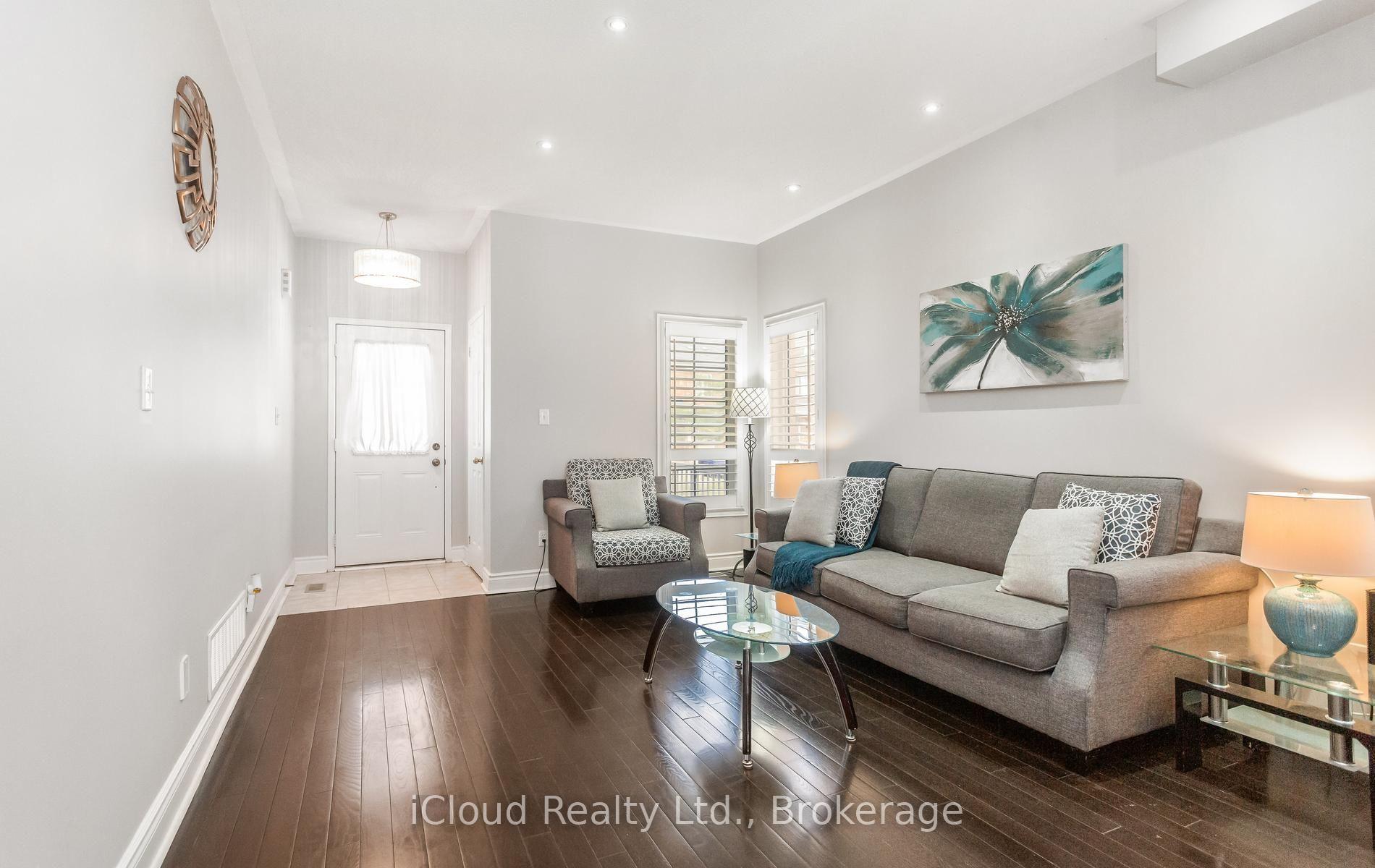 Photo 7 of 39 Flurry Circle, Brampton, Credit Valley — HOMEH