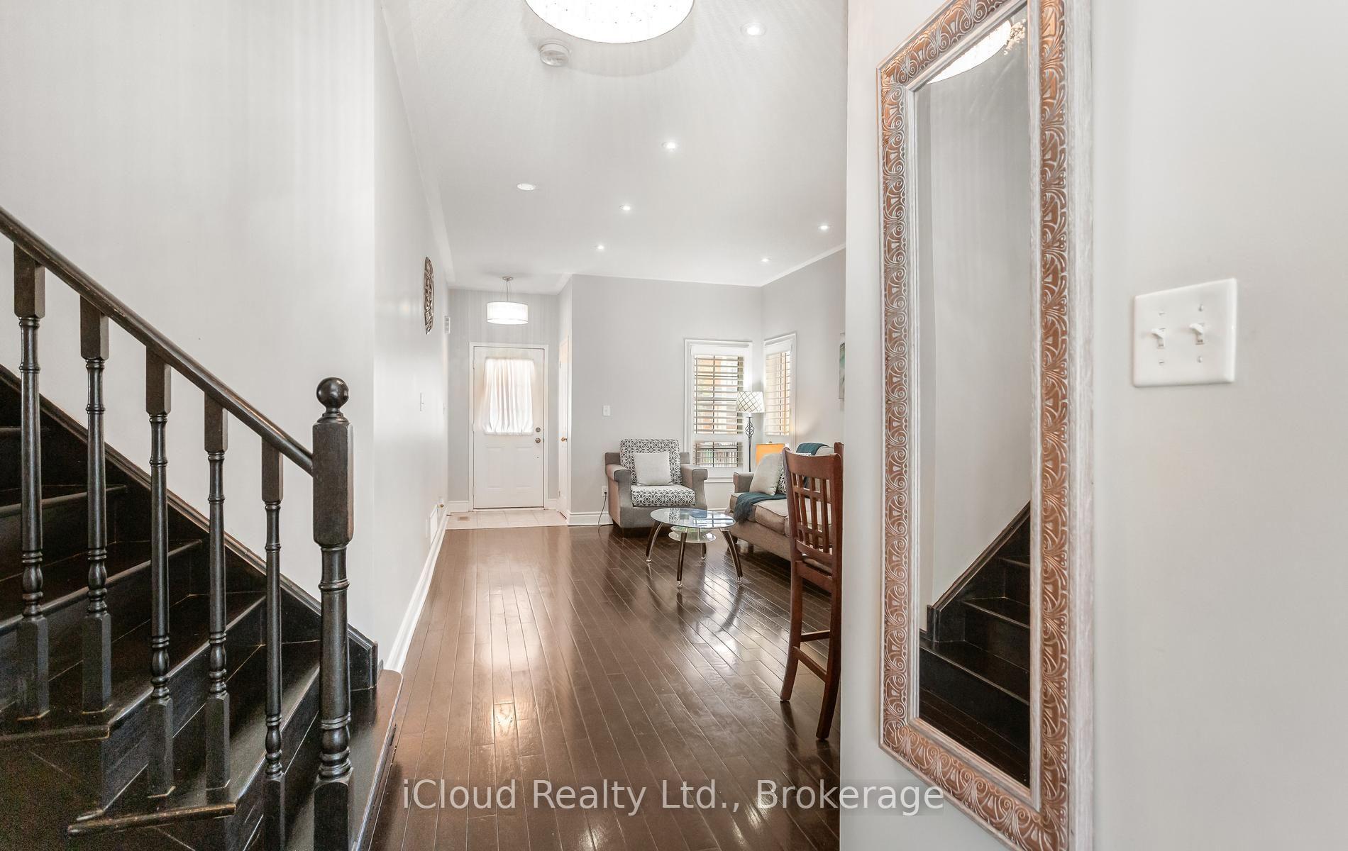 Photo 9 of 39 Flurry Circle, Brampton, Credit Valley — HOMEH
