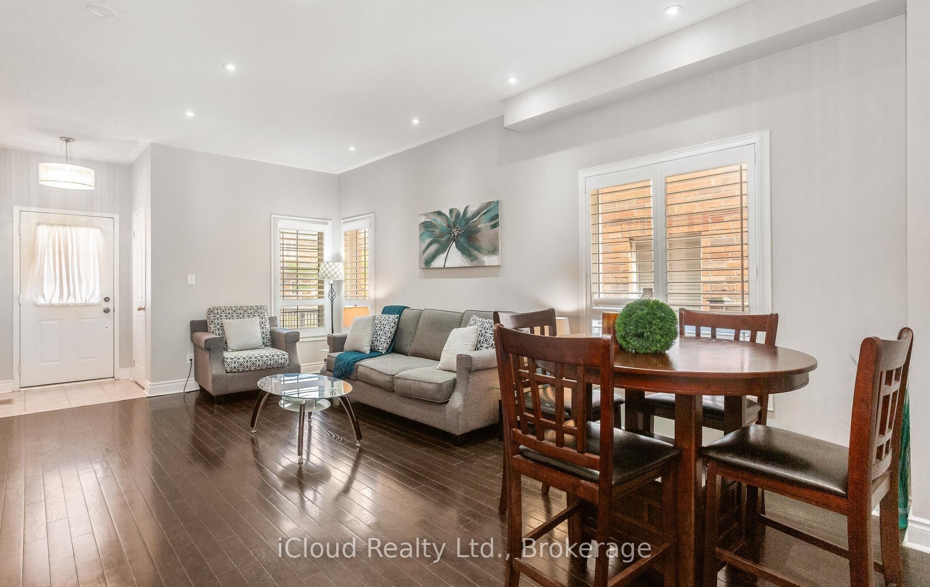 Photo 10 of 39 Flurry Circle, Brampton, Credit Valley — HOMEH