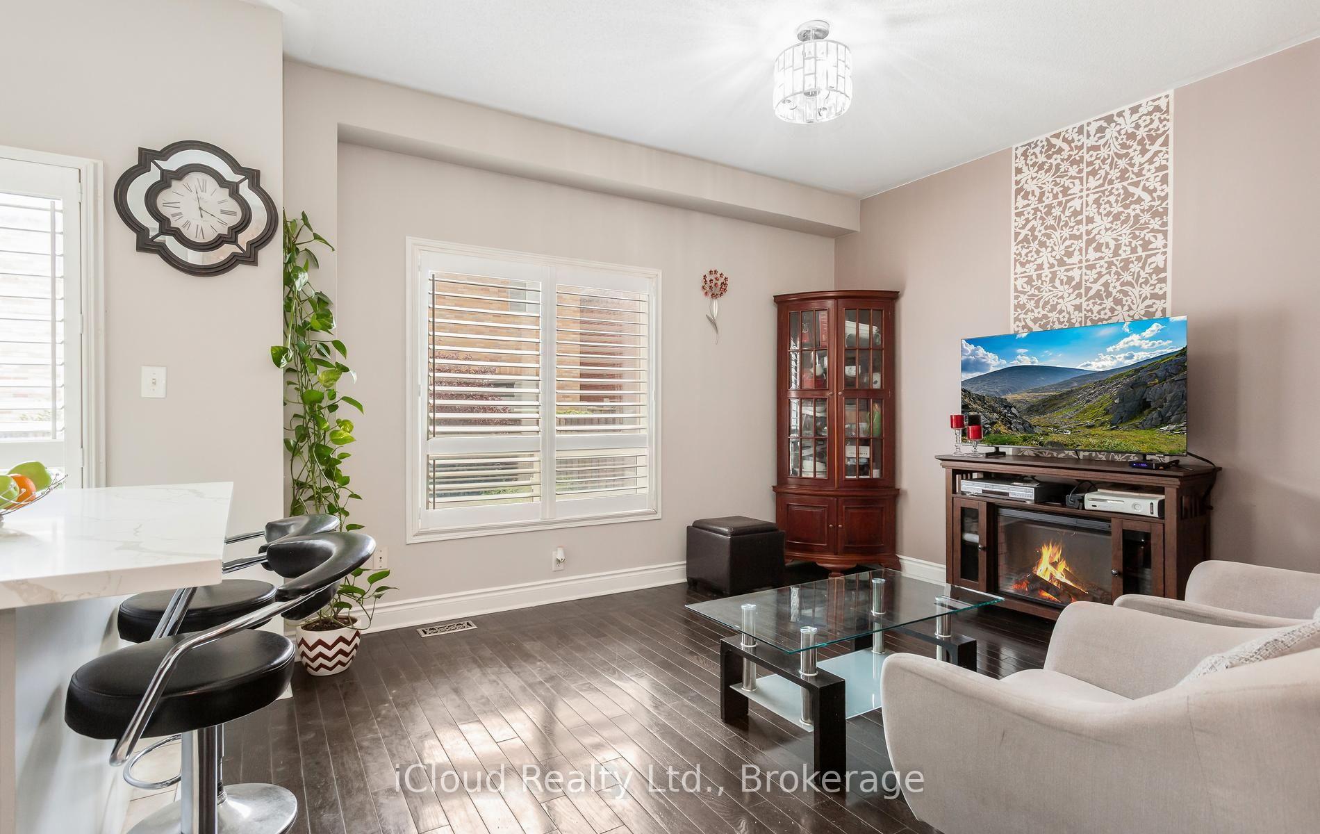 Photo 11 of 39 Flurry Circle, Brampton, Credit Valley — HOMEH