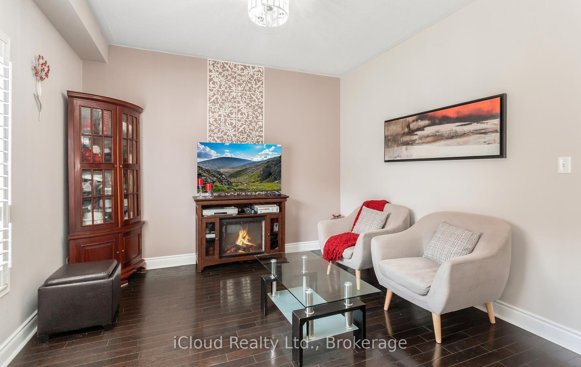 Photo 12 of 39 Flurry Circle, Brampton, Credit Valley — HOMEH