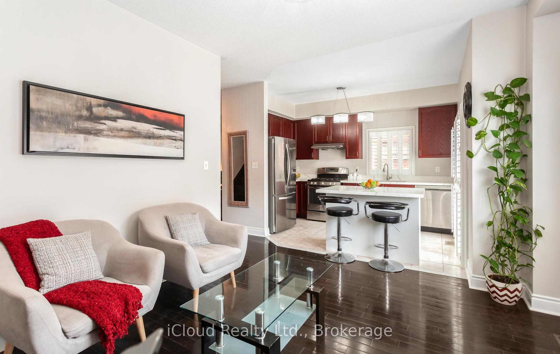Photo 13 of 39 Flurry Circle, Brampton, Credit Valley — HOMEH