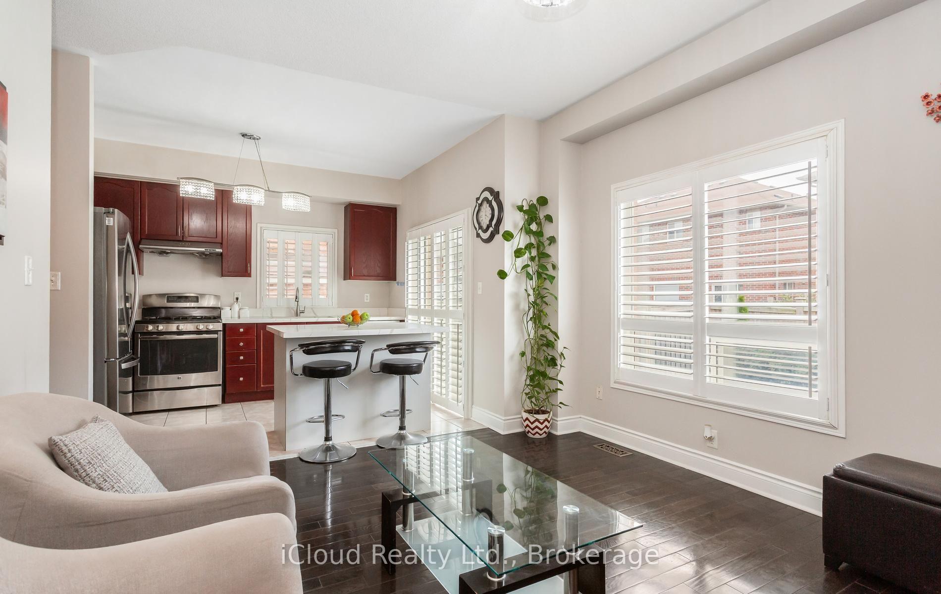 Photo 14 of 39 Flurry Circle, Brampton, Credit Valley — HOMEH
