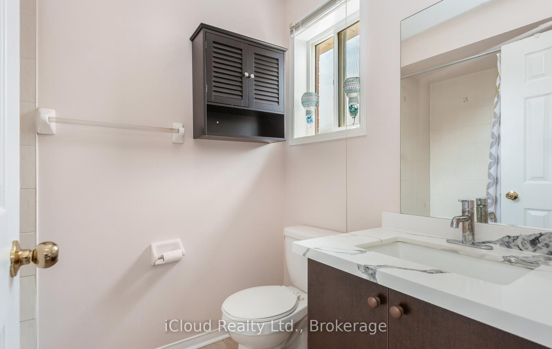 Photo 23 of 39 Flurry Circle, Brampton, Credit Valley — HOMEH