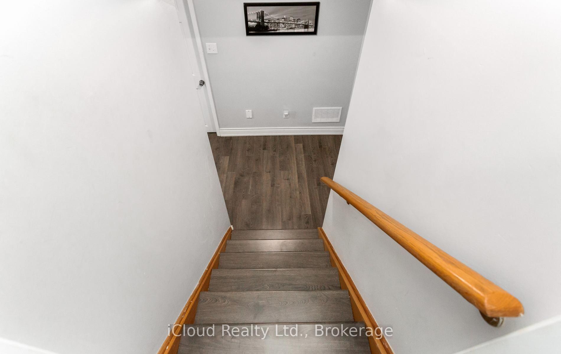 Photo 27 of 39 Flurry Circle, Brampton, Credit Valley — HOMEH