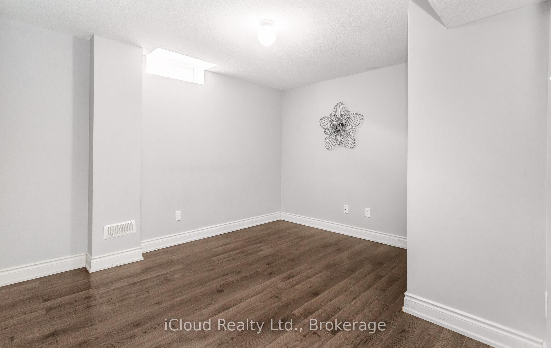 Photo 30 of 39 Flurry Circle, Brampton, Credit Valley — HOMEH