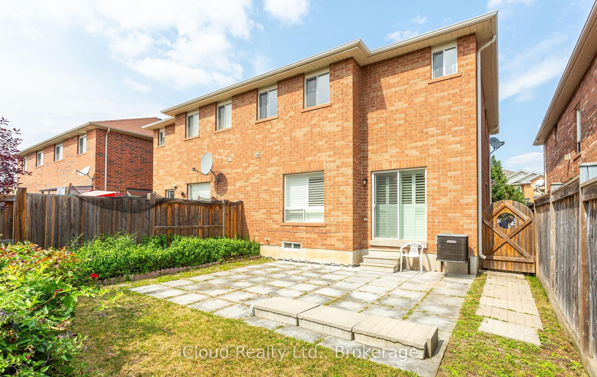 Photo 33 of 39 Flurry Circle, Brampton, Credit Valley — HOMEH