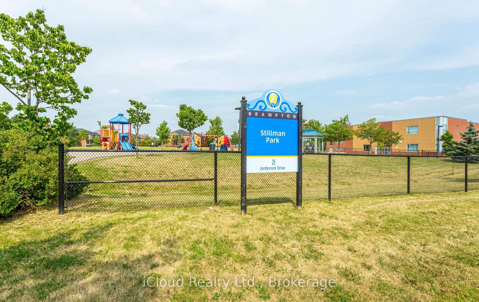 Photo 34 of 39 Flurry Circle, Brampton, Credit Valley — HOMEH