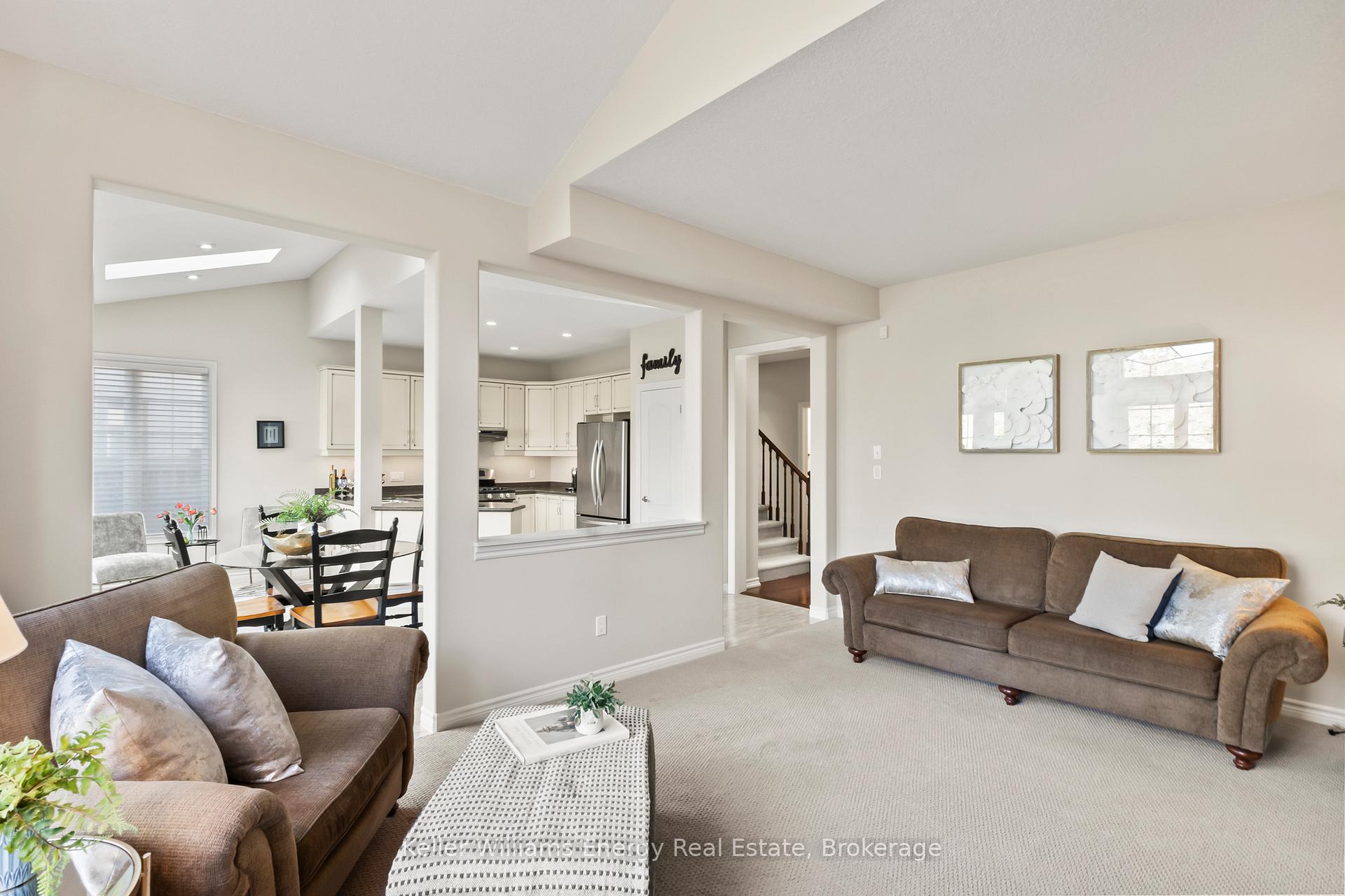 Photo 8 of 2258 Pindar Crescent, Oshawa, Kedron — HOMEH