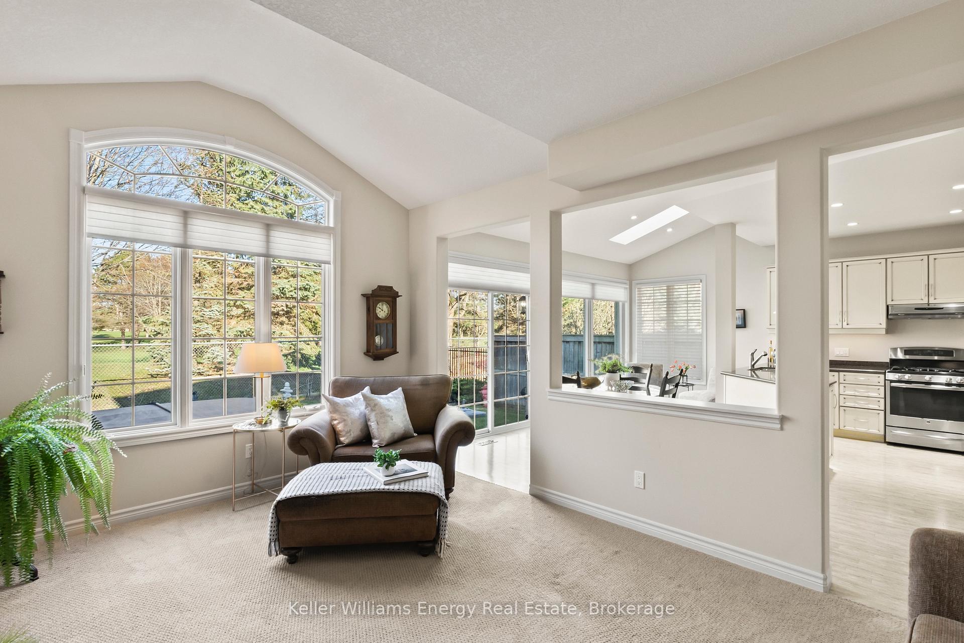 Photo 9 of 2258 Pindar Crescent, Oshawa, Kedron — HOMEH