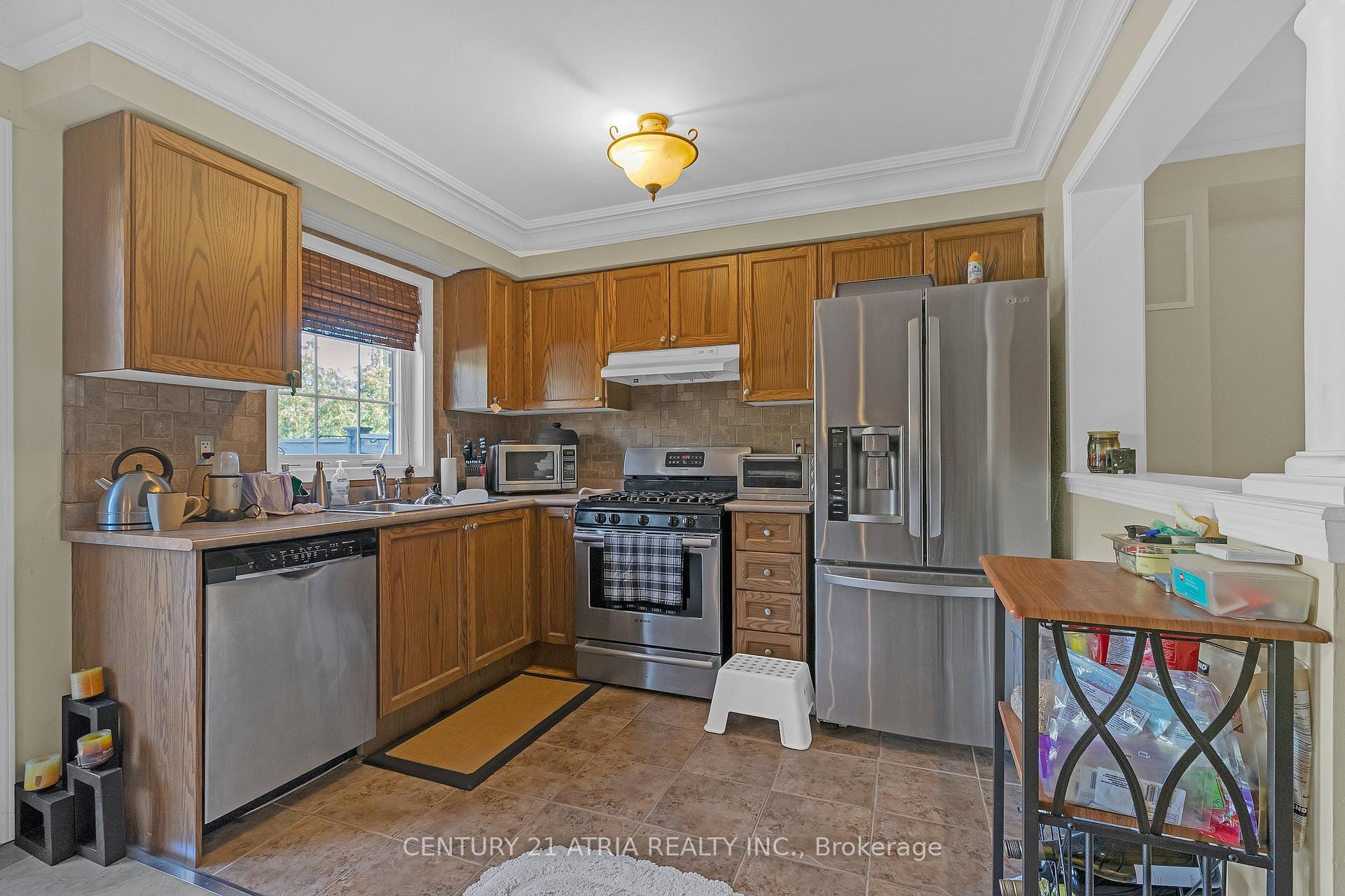 Photo 18 of 30 Coranto Way, Vaughan, Vellore Village — HOMEH