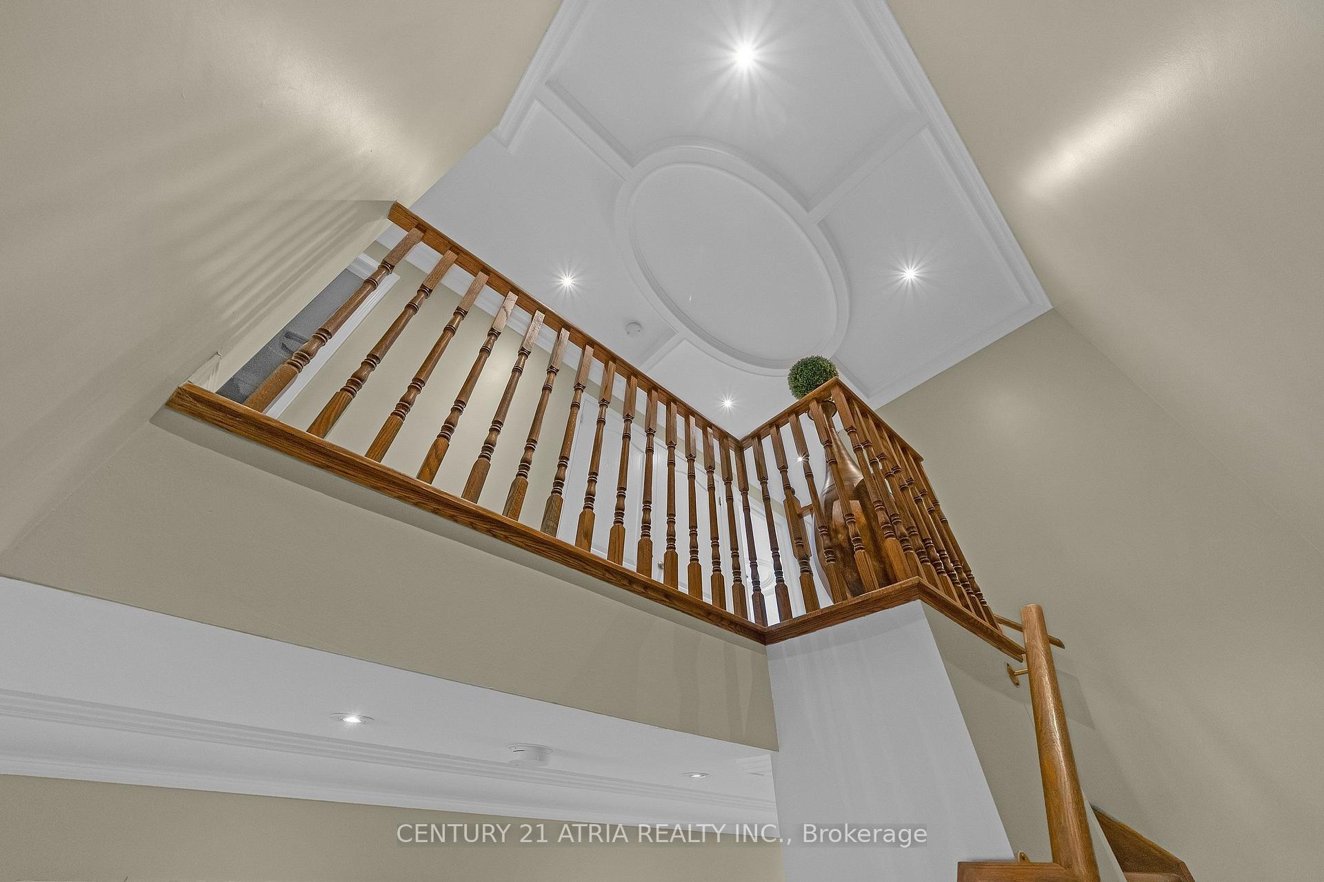 Photo 21 of 30 Coranto Way, Vaughan, Vellore Village — HOMEH