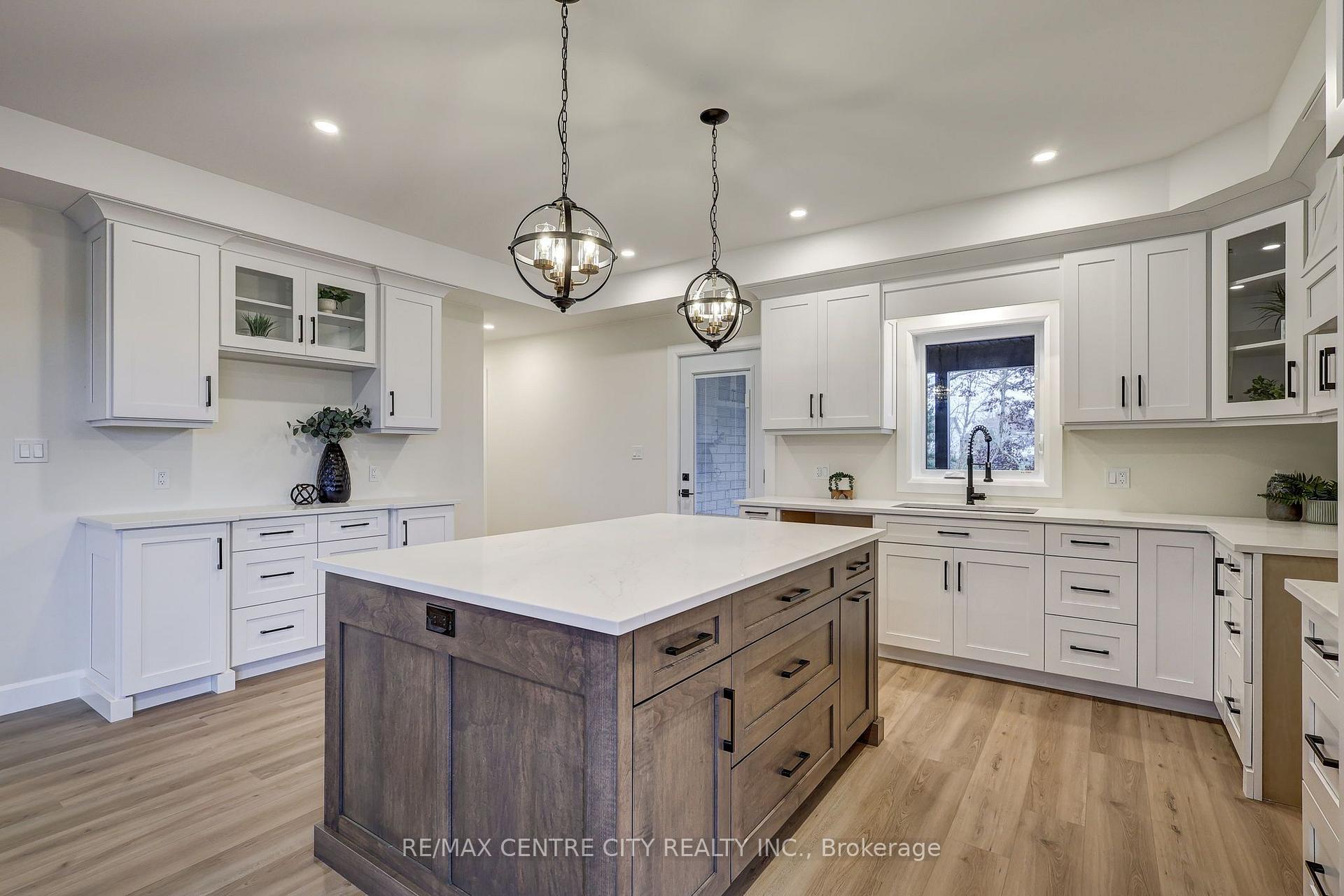 Photo 3 of 11424 Bailey Court, Bayham, Rural Bayham — HOMEH