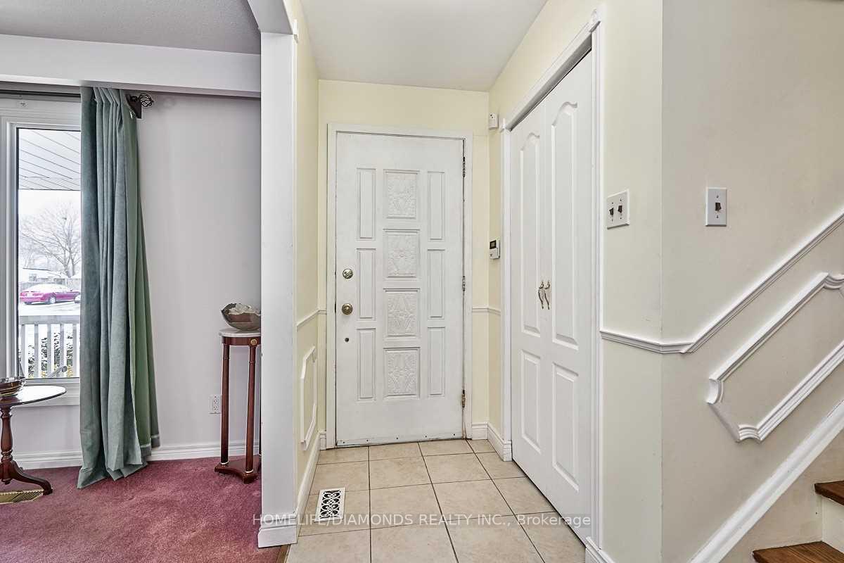 Photo 3 of 35 Edenborough Drive, Brampton, Southgate — HOMEH