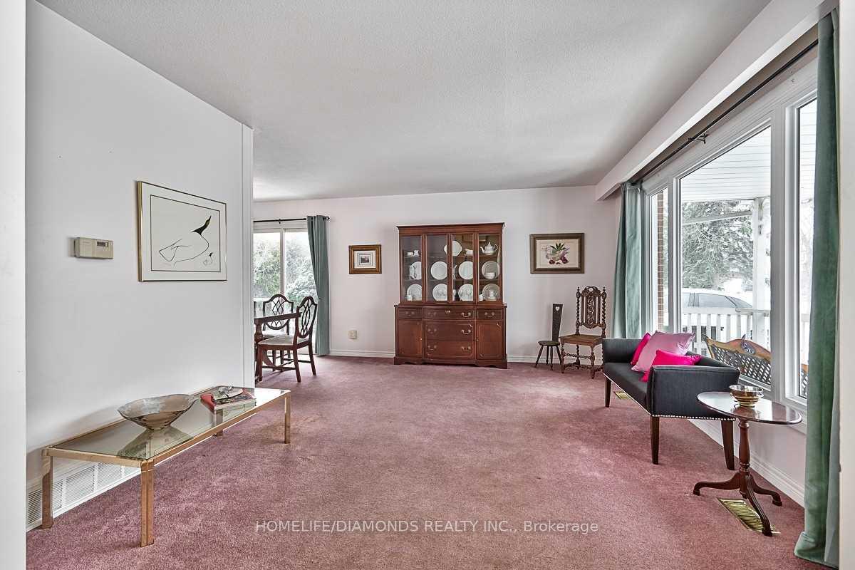 Photo 5 of 35 Edenborough Drive, Brampton, Southgate — HOMEH