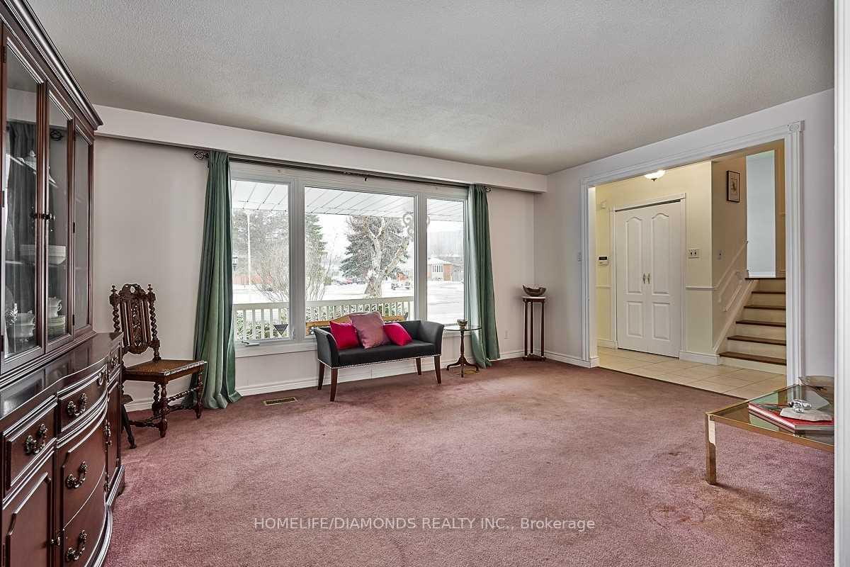 Photo 6 of 35 Edenborough Drive, Brampton, Southgate — HOMEH