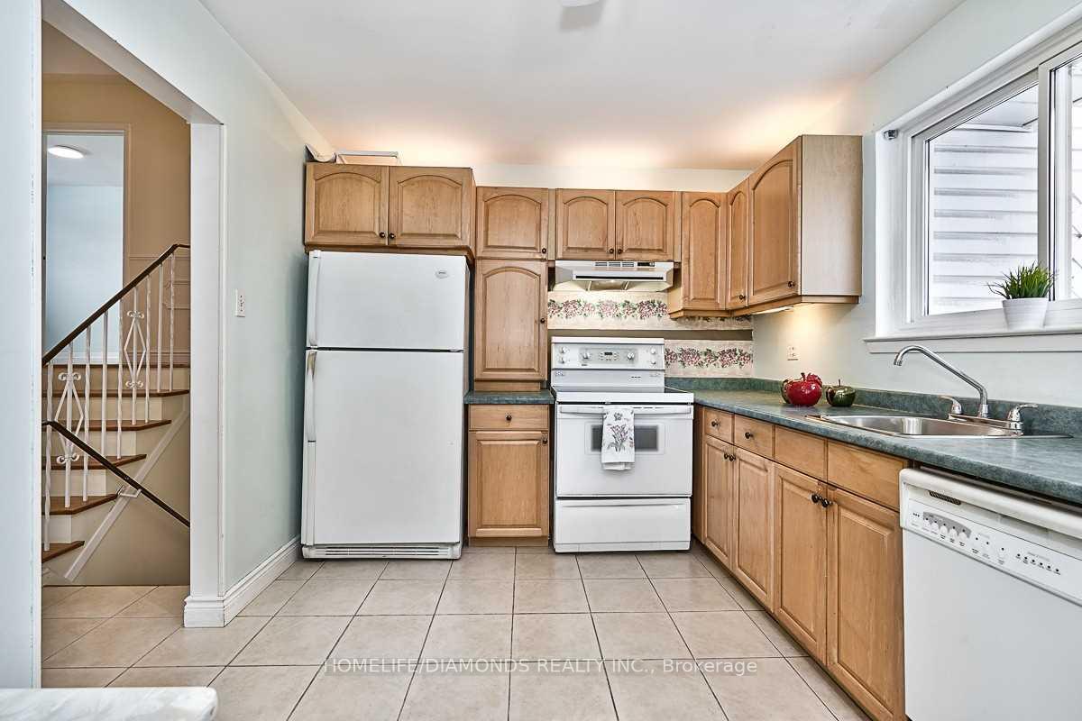 Photo 8 of 35 Edenborough Drive, Brampton, Southgate — HOMEH