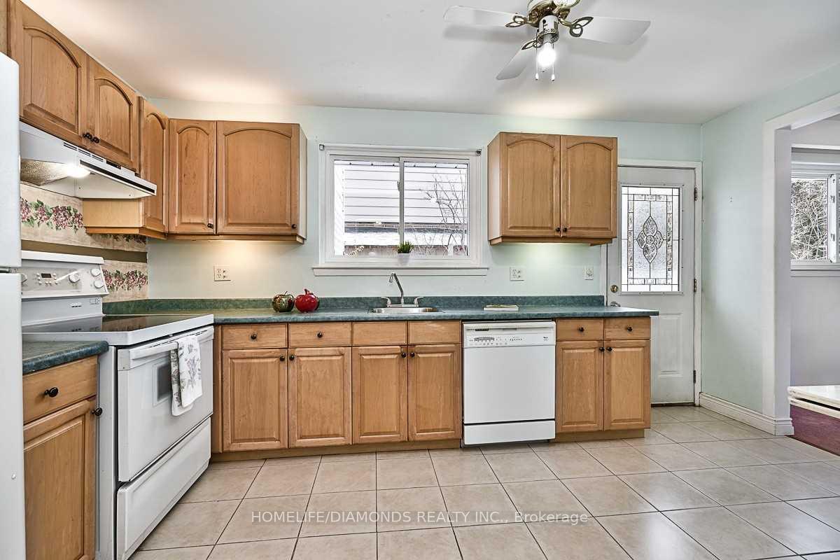 Photo 9 of 35 Edenborough Drive, Brampton, Southgate — HOMEH