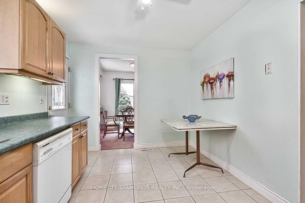 Photo 10 of 35 Edenborough Drive, Brampton, Southgate — HOMEH