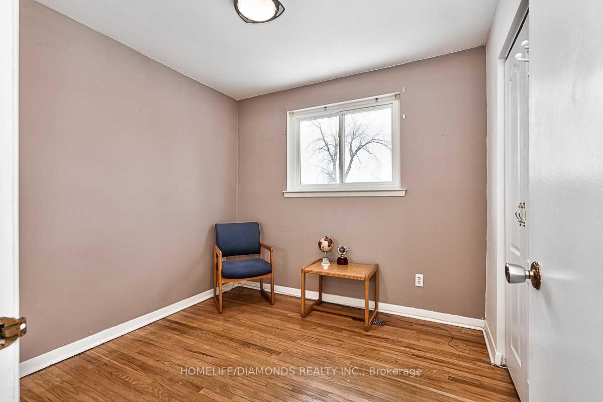 Photo 12 of 35 Edenborough Drive, Brampton, Southgate — HOMEH