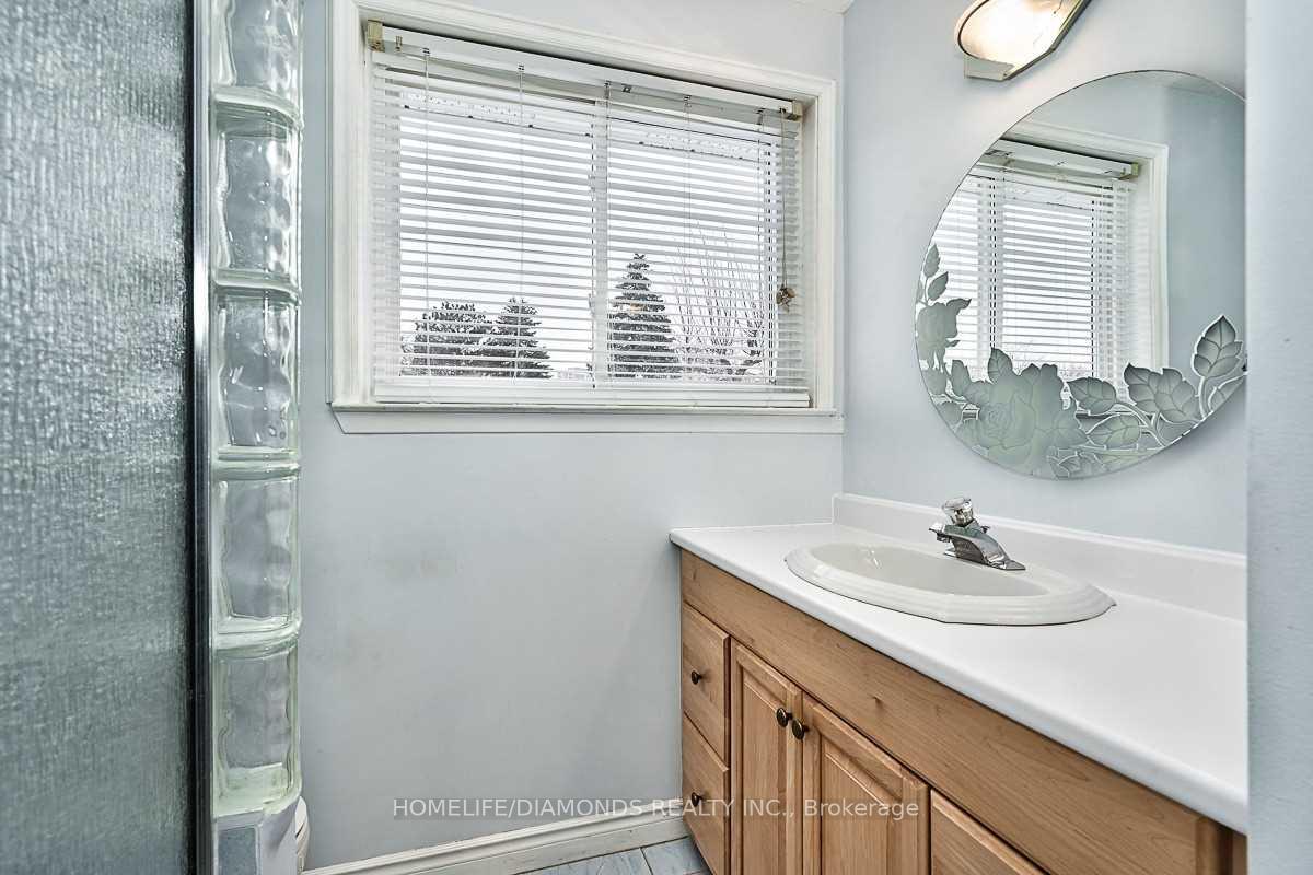 Photo 15 of 35 Edenborough Drive, Brampton, Southgate — HOMEH