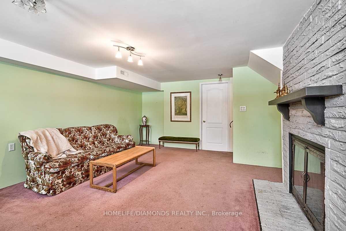 Photo 17 of 35 Edenborough Drive, Brampton, Southgate — HOMEH
