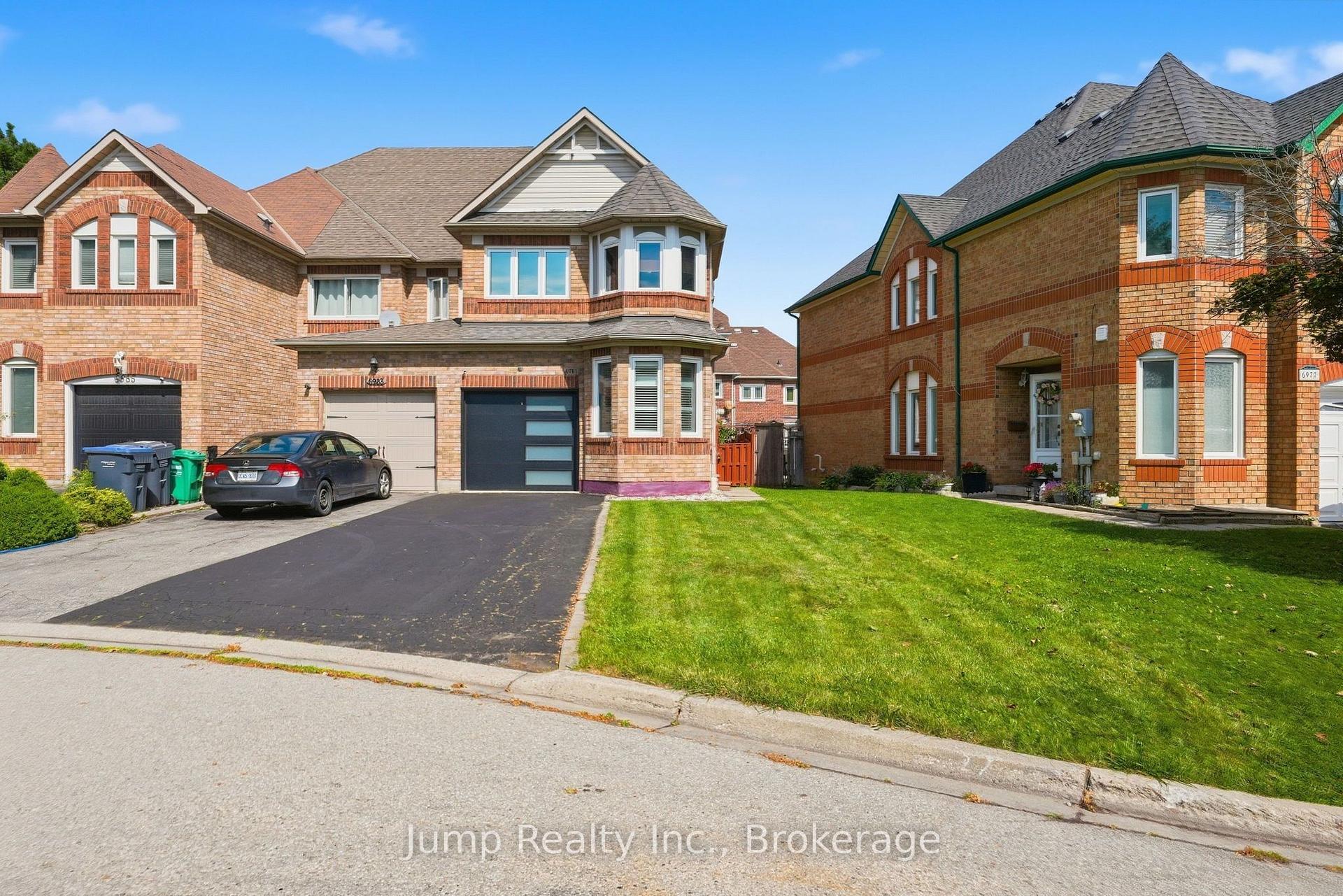 Photo 2 of 6981 Dunnview Court, Mississauga, Lisgar — HOMEH