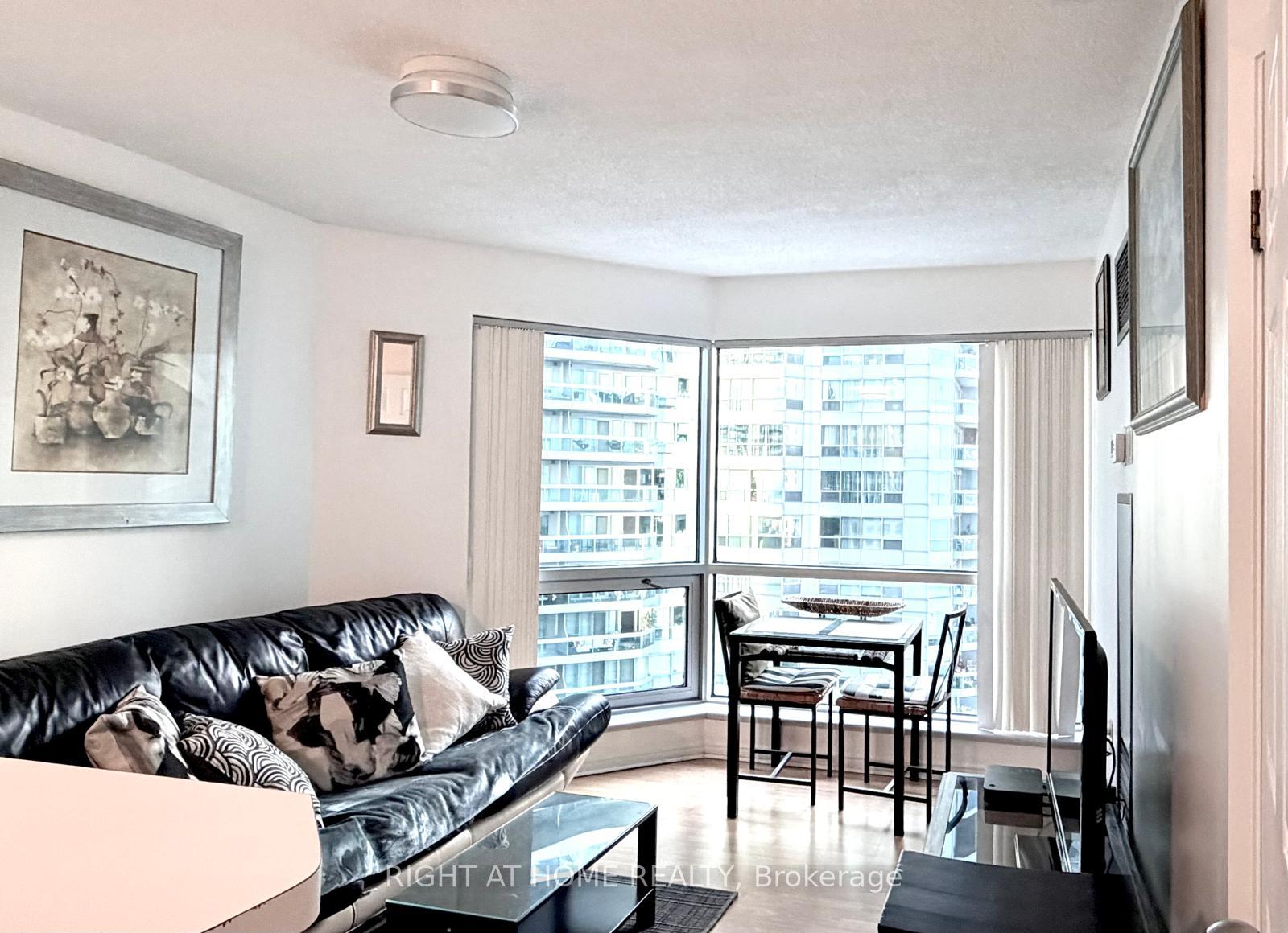 Photo 7 of Unit 1712, 10 Queens Quay W, Toronto, Waterfront Communities — HOMEH