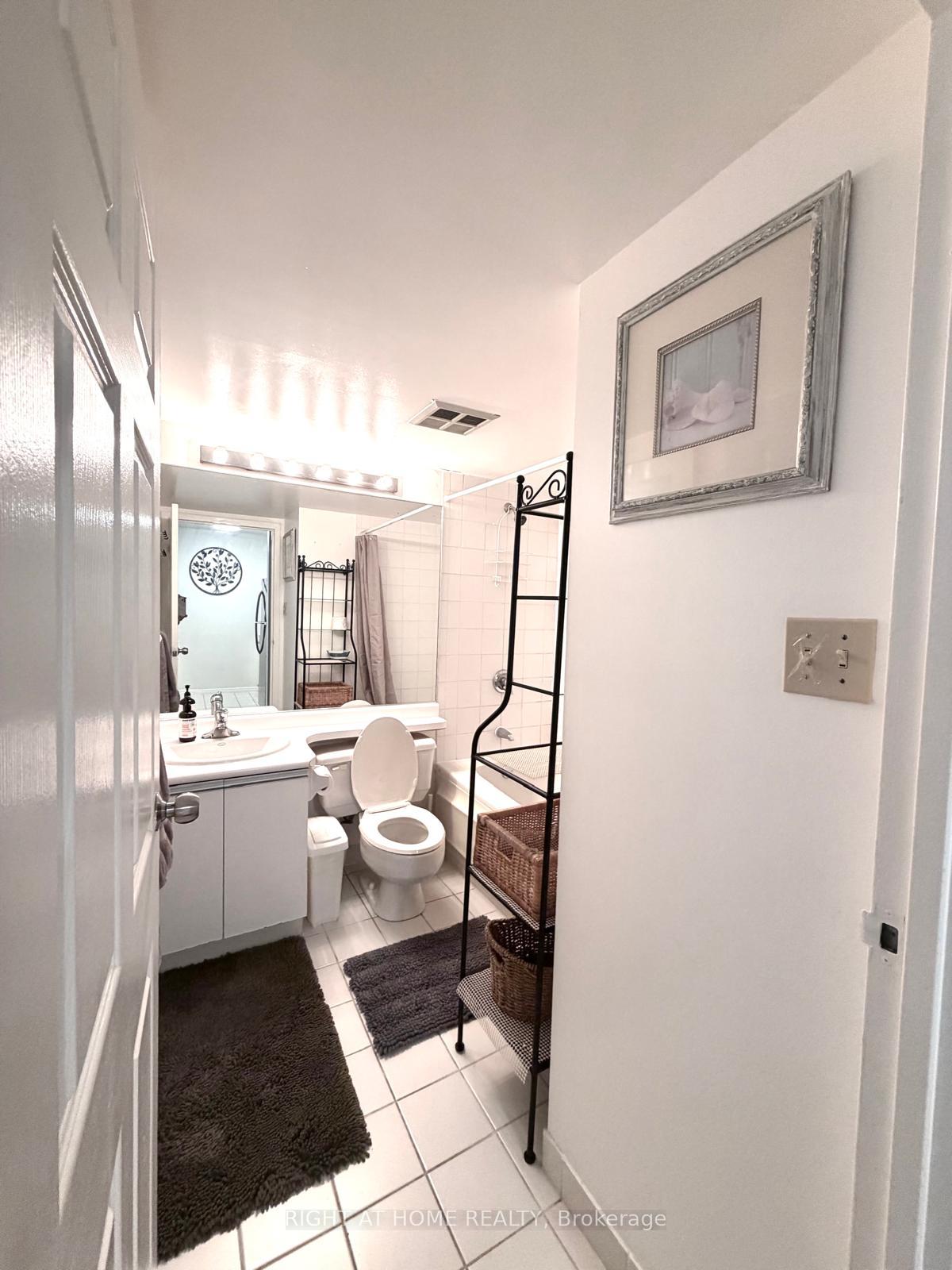 Photo 14 of Unit 1712, 10 Queens Quay W, Toronto, Waterfront Communities — HOMEH