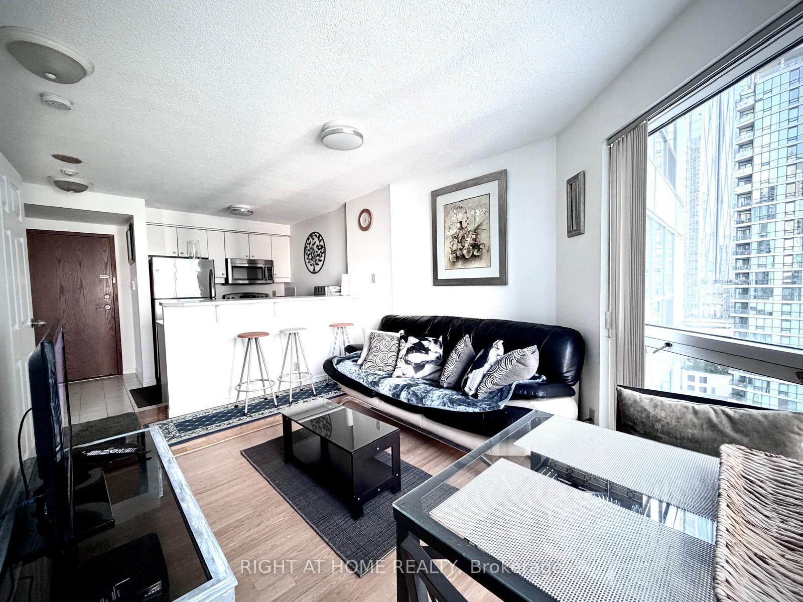 Photo 9 of Unit 1712, 10 Queens Quay W, Toronto, Waterfront Communities — HOMEH