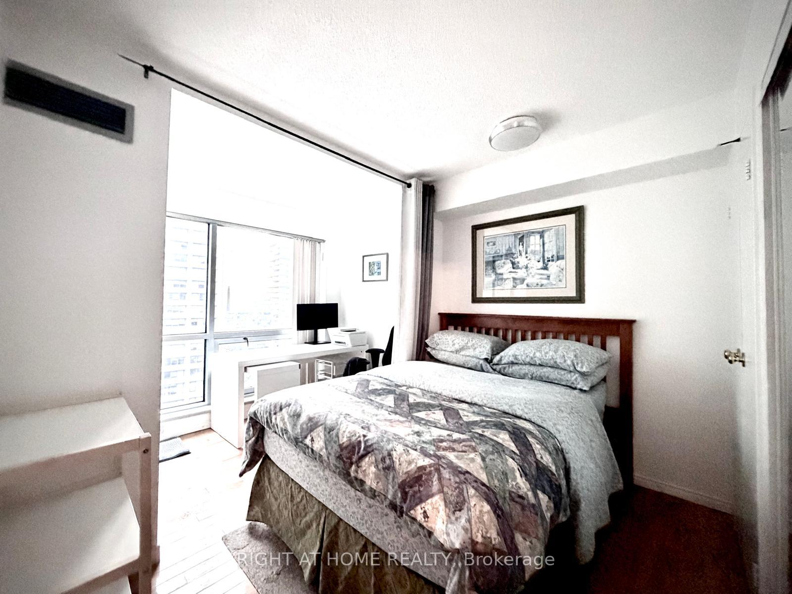 Photo 15 of Unit 1712, 10 Queens Quay W, Toronto, Waterfront Communities — HOMEH