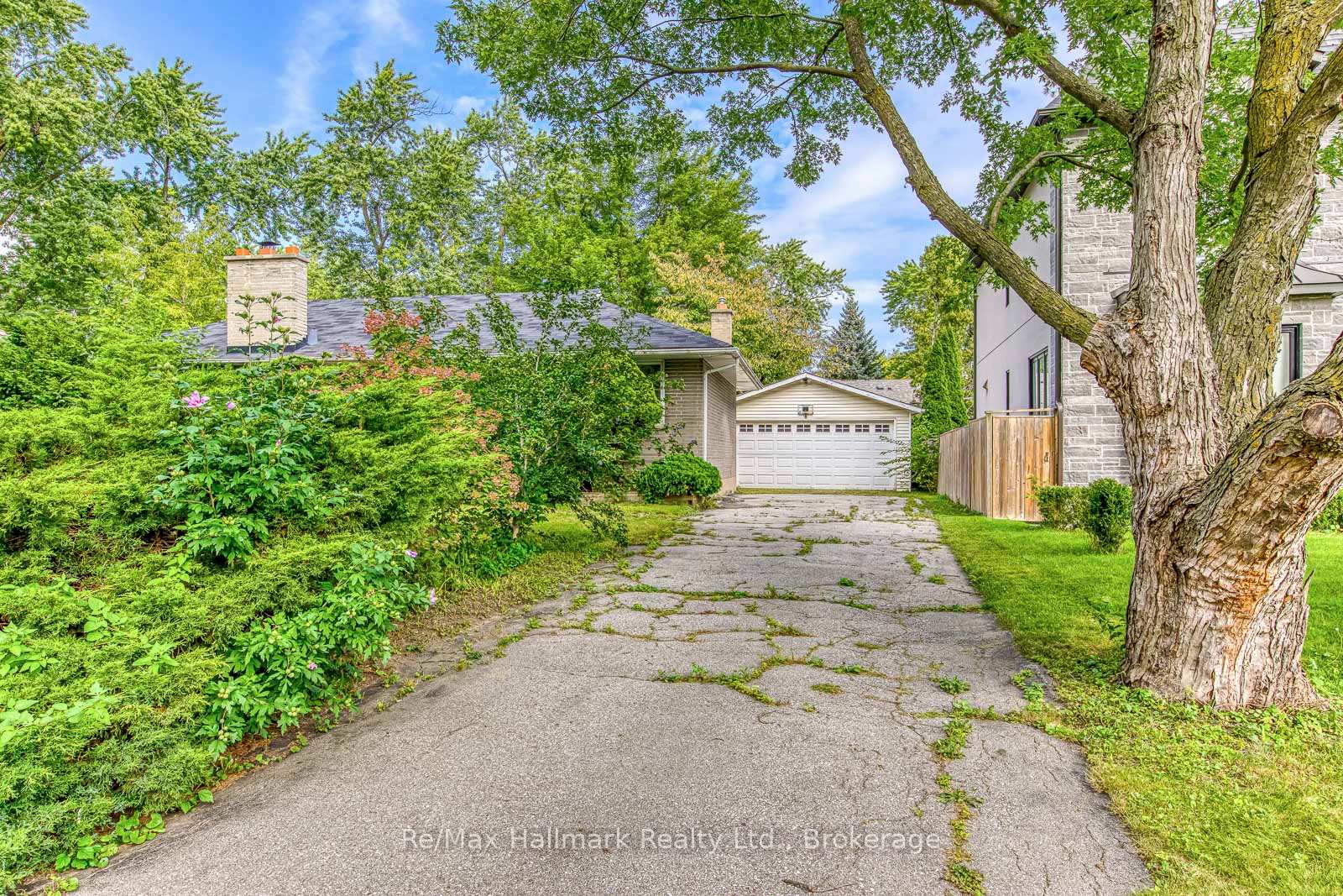 Photo 9 of 463 Candler Road, Oakville, Ford — HOMEH