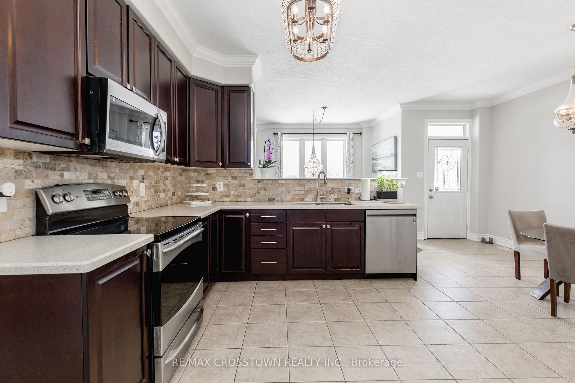 Photo 8 of 996 Booth Avenue, Innisfil, Alcona — HOMEH