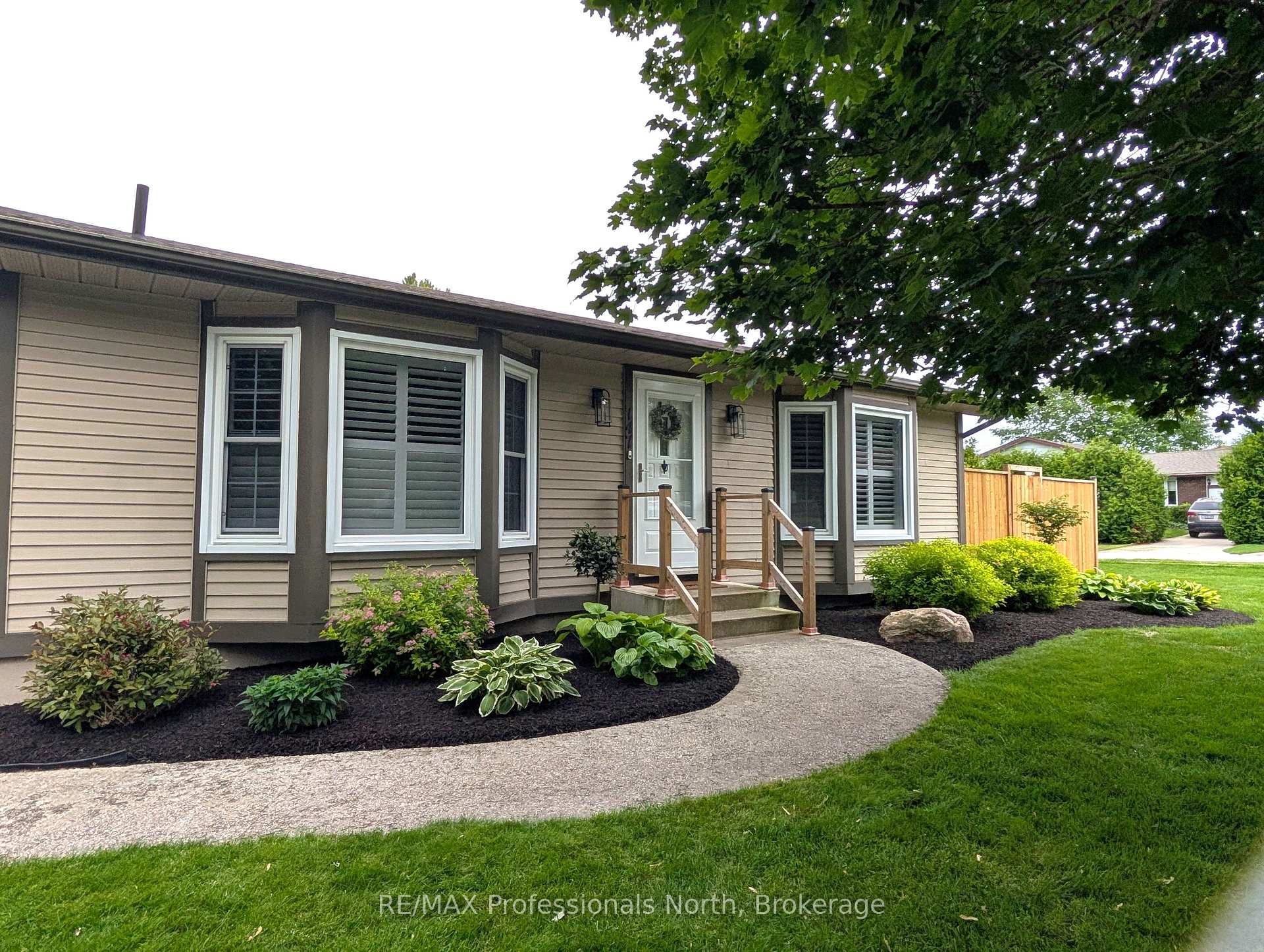 Photo 1 of 147 15th Ave Close, Hanover — HOMEH